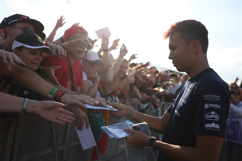 F1 drivers with fans